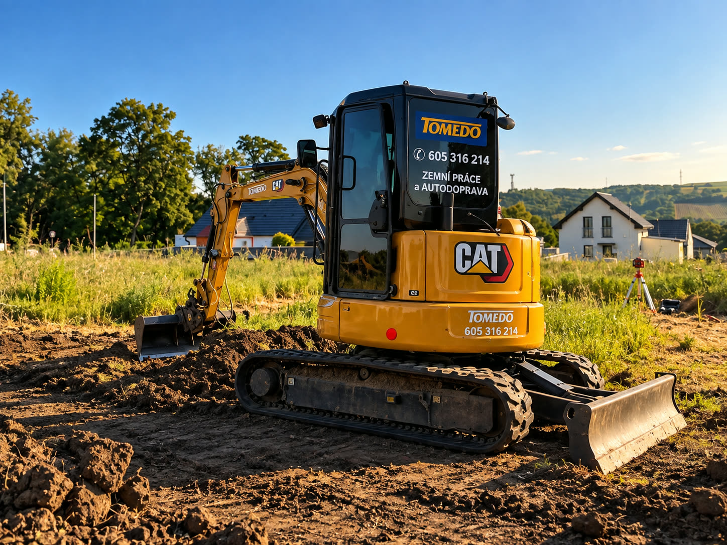 Minirýpadlo CAT 304E2 na staveništi
